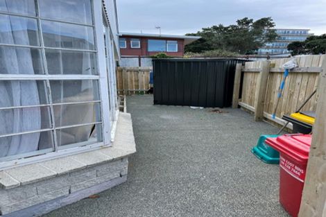 Photo of property in 34 Duchess Place, Maupuia, Wellington, 6022