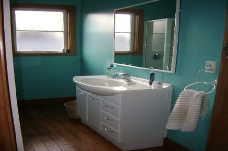 Photo of property in 33 Bauchop Road, Waterloo, Lower Hutt, 5011