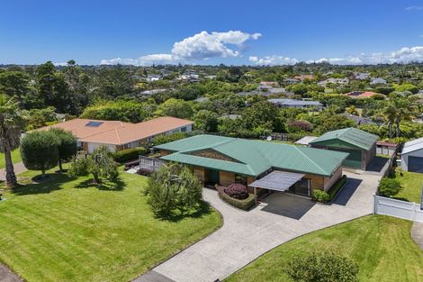 Photo of property in 11 Windfall Grove, Greenhithe, Auckland, 0632