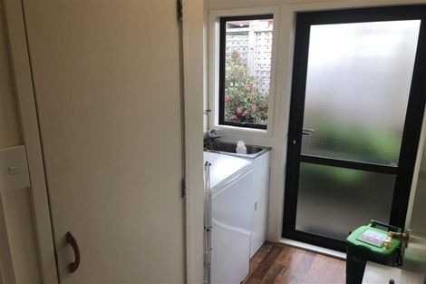 Photo of property in 321 Mangorei Road, Merrilands, New Plymouth, 4312