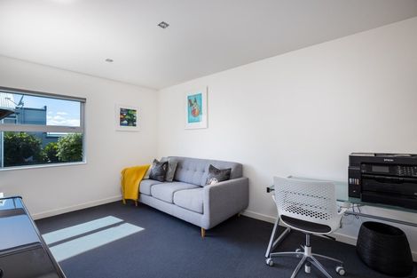 Photo of property in 21b Hobson Street, New Plymouth, 4312
