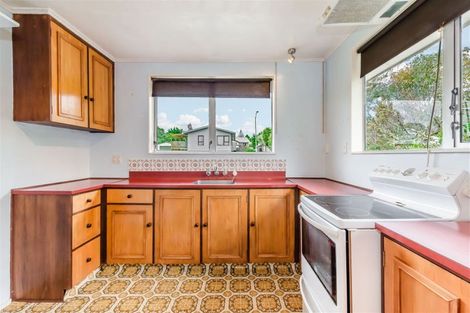 Photo of property in 13 Hookway Grove, Paraparaumu, 5032