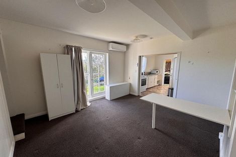 Photo of property in 11 Miles Crescent, Newlands, Wellington, 6037