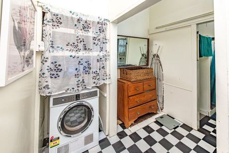 Photo of property in 17 Gloag Street, Waverley, 4510