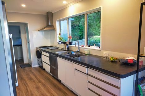 Photo of property in 68 Dowse Drive, Maungaraki, Lower Hutt, 5010