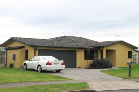 Photo of property in 13 Mangakoea Place, St Andrews, Hamilton, 3200