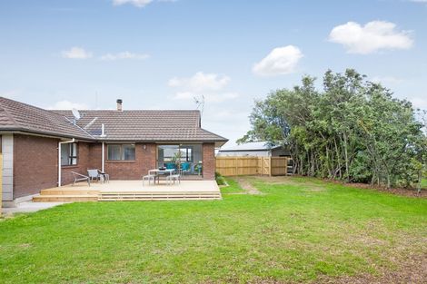Photo of property in 140 Roberts Line, Kelvin Grove, Palmerston North, 4414