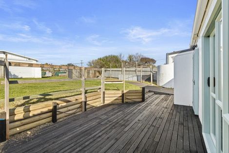 Photo of property in 9 Koura Street, Tangimoana, 4822