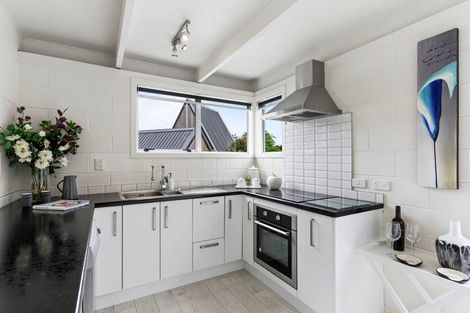 Photo of property in 3/20 Selwyn Road, Cockle Bay, Auckland, 2014