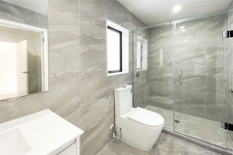 Photo of property in 15f Parkinson Avenue, Wesley, Auckland, 1041