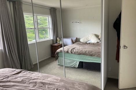 Photo of property in 31 Cave Road, Houghton Bay, Wellington, 6023