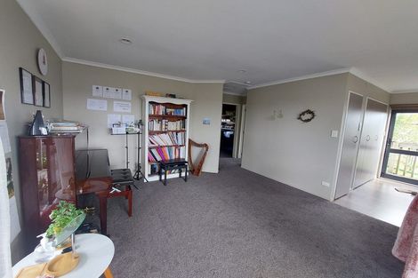 Photo of property in 28 Marcel Place, Glenfield, Auckland, 0629