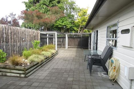 Photo of property in 2/4 Kereru Street, Two Mile Bay, Taupo, 3330