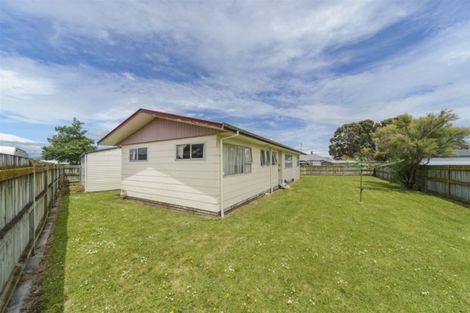 Photo of property in 10 Gladys Place, Kelvin Grove, Palmerston North, 4414