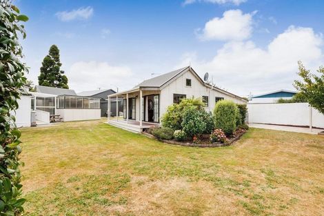 Photo of property in 121/123 High Street, Bulls, 4818