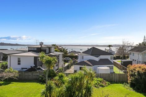 Photo of property in 46 De Luen Avenue, Tindalls Beach, Whangaparaoa, 0930