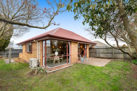 Photo of property in 1/172 Langdons Road, Northcote, Christchurch, 8052