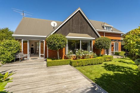 Photo of property in 1 Kelson Lane, Ilam, Christchurch, 8041