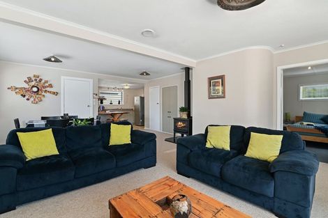 Photo of property in 26 Willow Avenue, Hannahs Bay, Rotorua, 3010