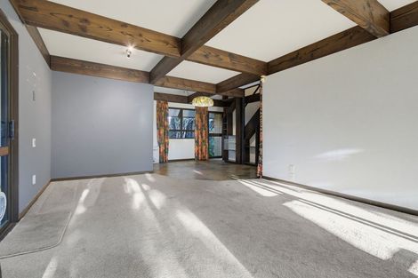 Photo of property in 17 Aquarius Drive, Kawaha Point, Rotorua, 3010