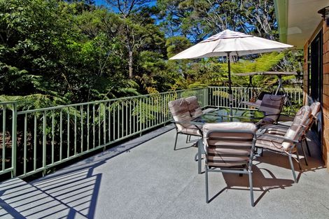 Photo of property in 12 Greenwoods Close, Titirangi, Auckland, 0604