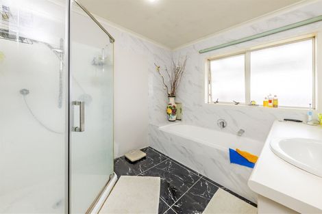 Photo of property in 85 Riverton Drive, Randwick Park, Auckland, 2105