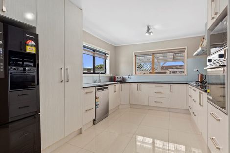 Photo of property in 6 Suwyn Place, Weymouth, Auckland, 2103