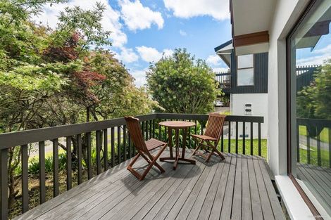 Photo of property in 5 Longwood Place, Forrest Hill, Auckland, 0620