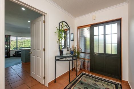 Photo of property in 2 Taranui Way, Paraparaumu Beach, Paraparaumu, 5032