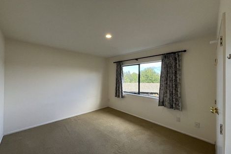 Photo of property in 17/1 Briar Way, New Lynn, Auckland, 0600
