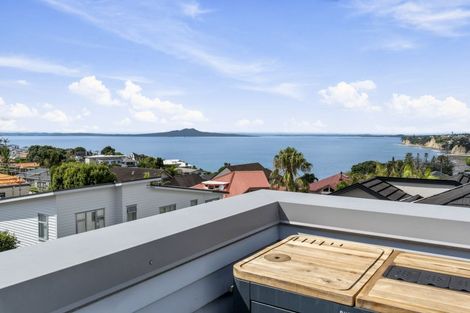 Photo of property in 2/11 Ridge Road, Waiake, Auckland, 0630