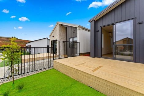 Photo of property in 16 Taukahiwi Road, Pukekohe, 2120