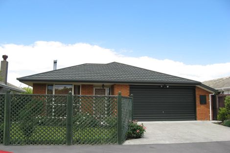 Photo of property in 2/3 Epping Place, Burnside, Christchurch, 8053