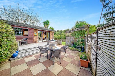 Photo of property in 2/47 Headcorn Place, Botany Downs, Auckland, 2010