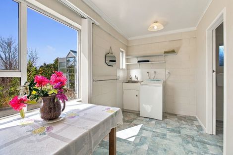 Photo of property in 7 Montana Place, Merrilands, New Plymouth, 4312