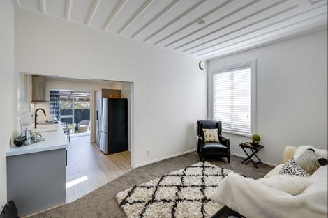 Photo of property in 407 Marine Parade, Napier South, Napier, 4110