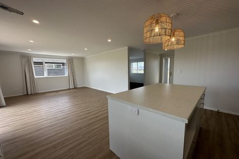 Photo of property in 30 Te Piriti Road, One Tree Point, 0118