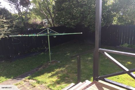 Photo of property in 17a Kingsbridge Place, Newlands, Wellington, 6037