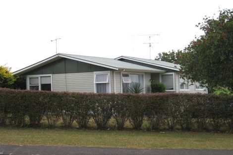 Photo of property in 30 Kirby Street, Glendene, Auckland, 0602