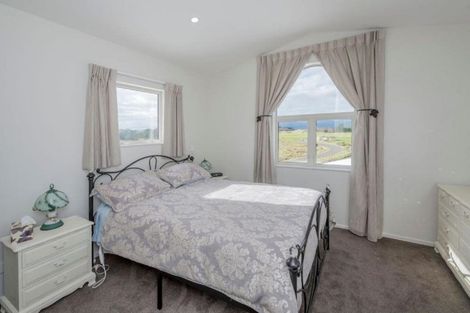 Photo of property in 111 Strathnaver Drive, Waikawa Beach, Levin, 5573