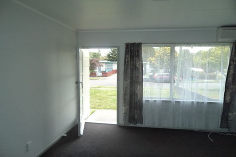 Photo of property in 1 Holloway Place, Forest Lake, Hamilton, 3200