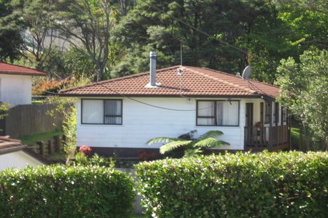 Photo of property in 1/22 Derwent Crescent, Titirangi, Auckland, 0604