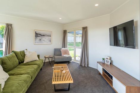Photo of property in 137 Realm Drive, Paraparaumu, 5032