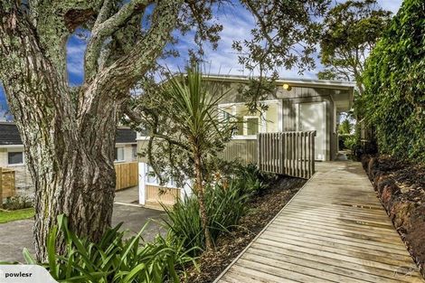 Photo of property in 1/15 Beulah Avenue, Rothesay Bay, Auckland, 0630