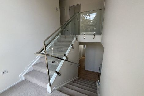 Photo of property in 5/147c Carlisle Road, Northcross, Auckland, 0632