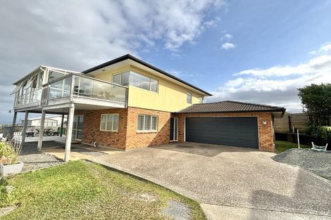 Photo of property in 49a Everard Avenue, Army Bay, Whangaparaoa, 0930