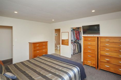 Photo of property in 3 Oaktree Lane, Bishopdale, Christchurch, 8053