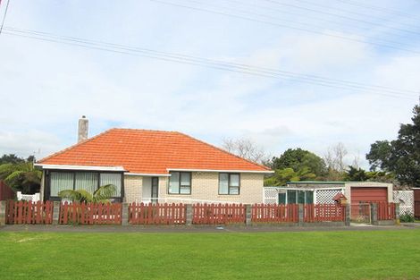 Photo of property in 10 Carey Street, Waitara, 4320