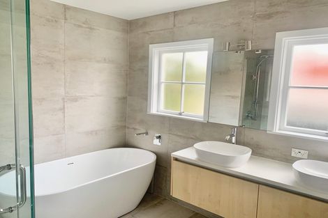 Photo of property in 44 Merriefield Avenue, Forrest Hill, Auckland, 0620