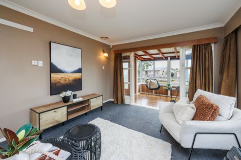 Photo of property in 4 Ellesmere Crescent, Highbury, Palmerston North, 4412